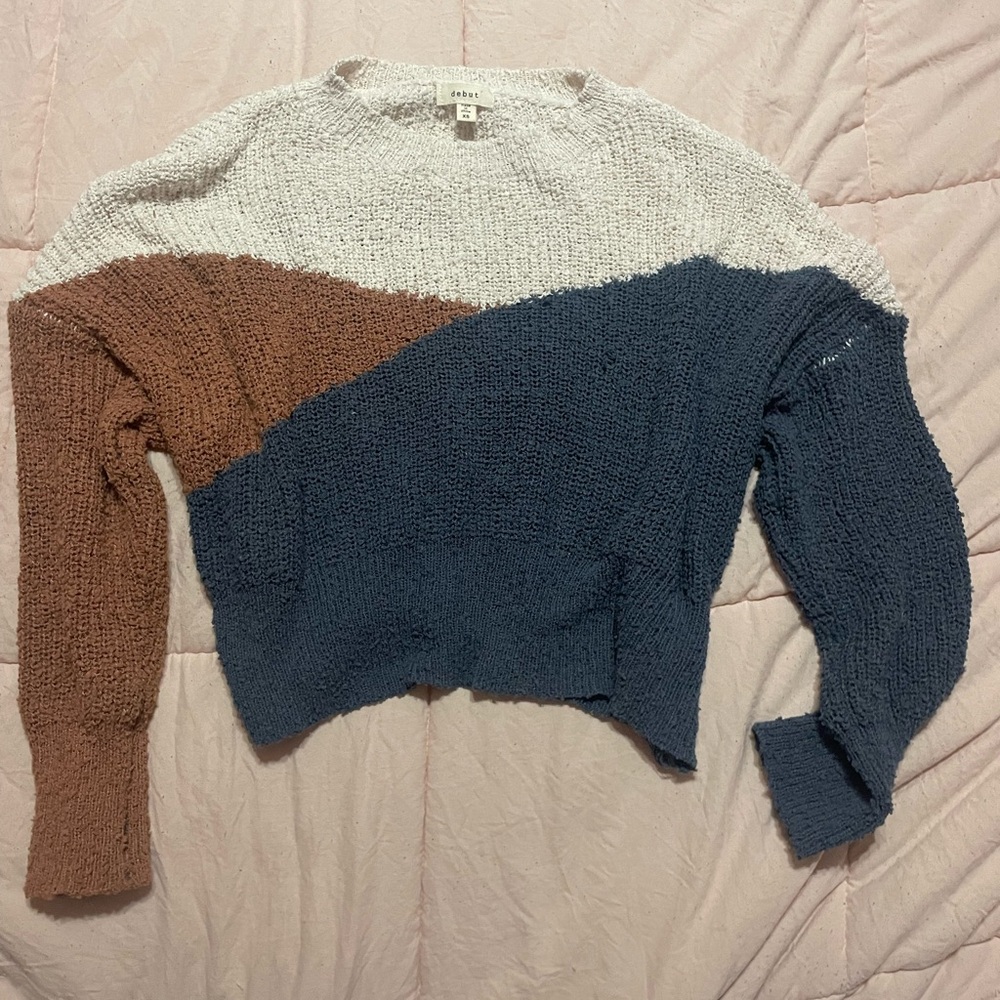 debut xs white, brown, and blue cropped sweater